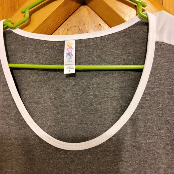 LuLaRue Short Sleeve Gray Tunic - Picture 3 of 4